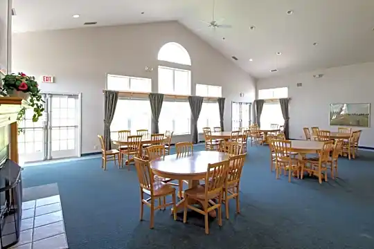 Holly Hills Photo 2