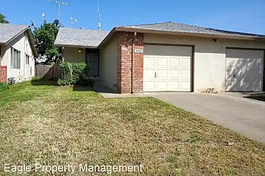 3713 Moonbeam Dr Photo 1