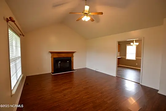 122 Kanton Dr Photo 2