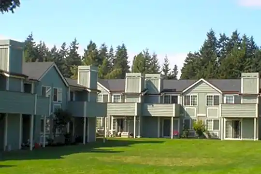 Meadow Park Manor Photo 1