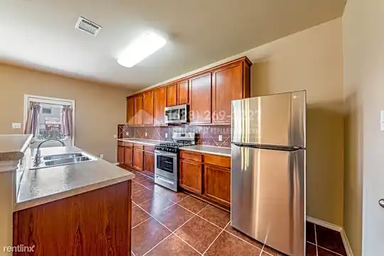 11725 Channing Dr Photo 2