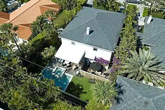 136 Chilean Ave Photo 2