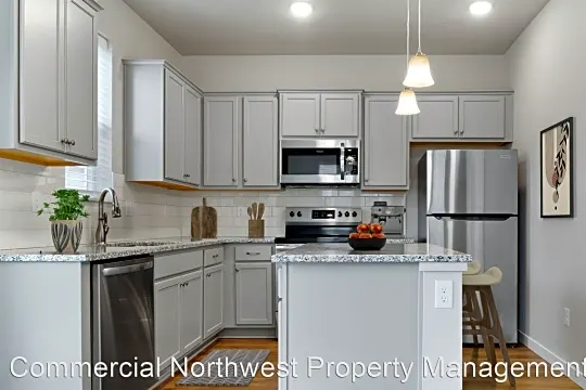 Charlesworth Townhomes ! $500 Off First Month's Rent by April 10th! Photo 1