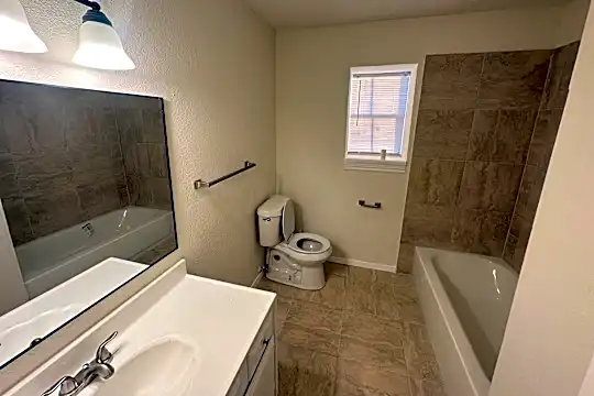 121 Vista Way Photo 2