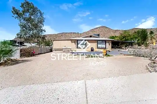 1402 W Mercer Ln Photo 2
