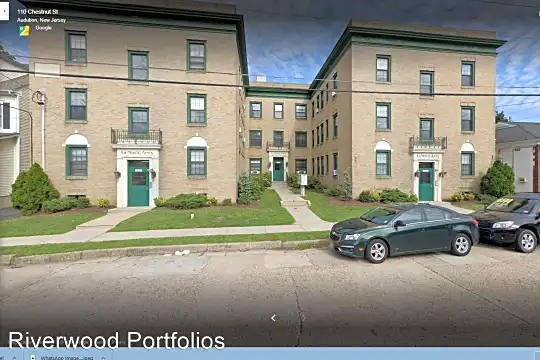 About LaMonte Apartments Photo 2