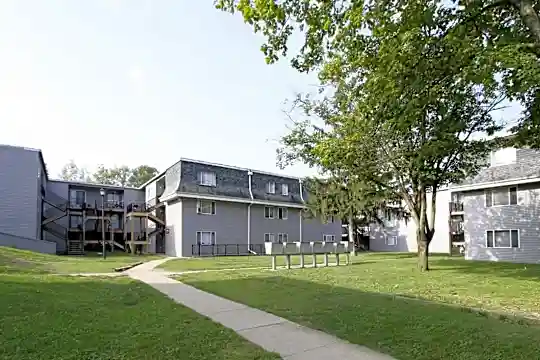 The Commons at Waters Edge Photo 1