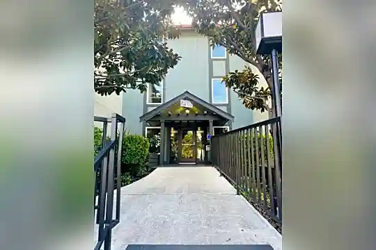 1315 A St Photo 1