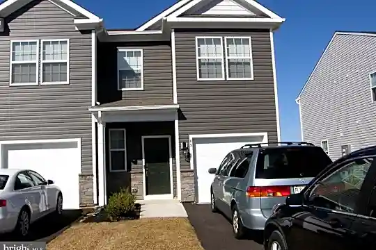 49 Arlotta St Photo 1