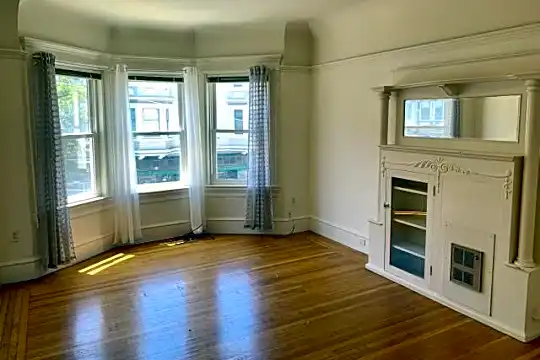 620 Cole St Photo 2
