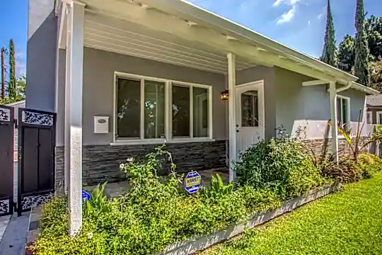 Front house (2).jpg