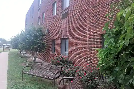 Yorktown Senior House Photo 1