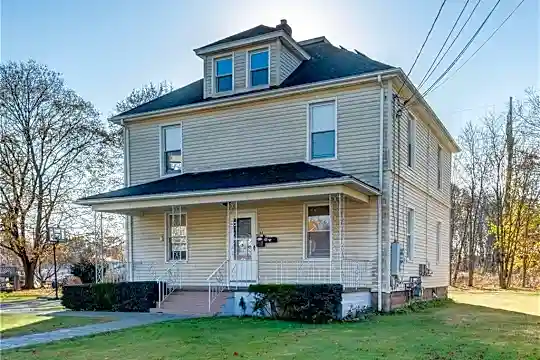 84 Wilbur St Photo 1
