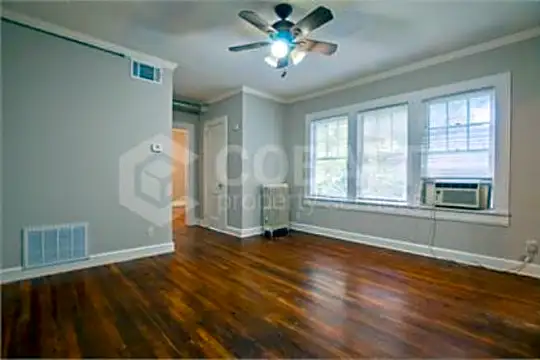 674 Somerset Terrace NE Photo 1