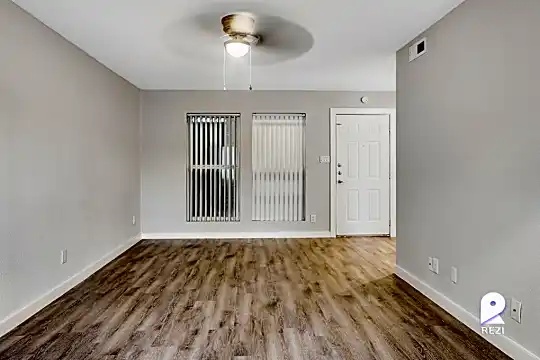 6707 Berkman Dr 114 Photo 2