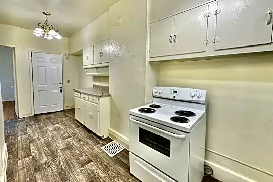 255 S Jackson St Photo 2