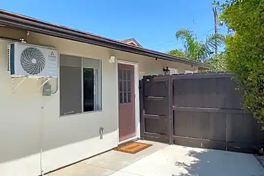 5318 Sunglow Ct Photo 2