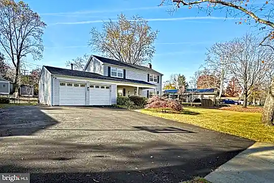 3325 Memphis Ln Photo 1