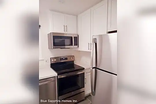 296 Lester Ave Photo 2