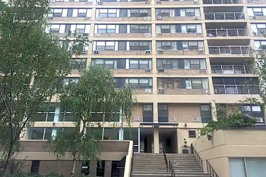 West Side Marquis Photo 1