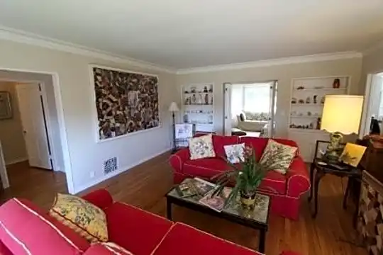 2324 State St Photo 2