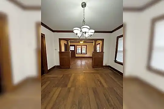 2106 Charles St Photo 1