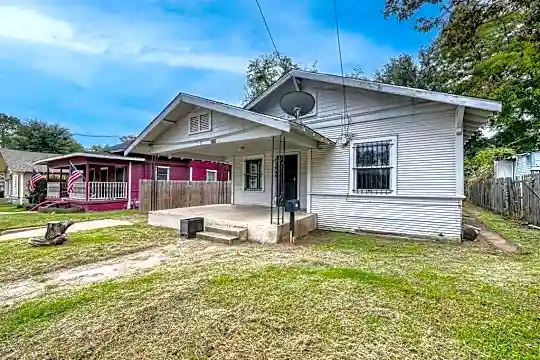 3727 Spence St Photo 2