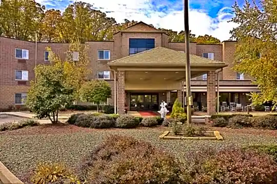 Whispering Oaks Photo 1
