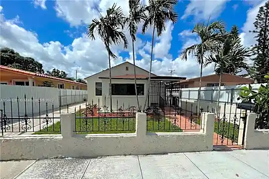 508 E 40th St #508 Photo 2