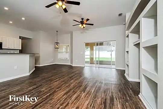 5310 Stone Oaks Dr Photo 2