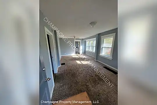 8303 Lydia Ave Photo 2