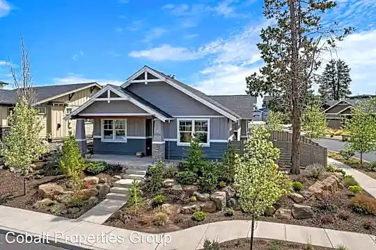 61050 SE Ruby Peak Ln Photo 2