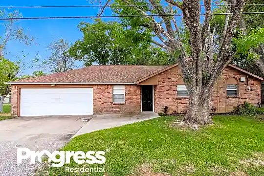2921 Leroy St Photo 1