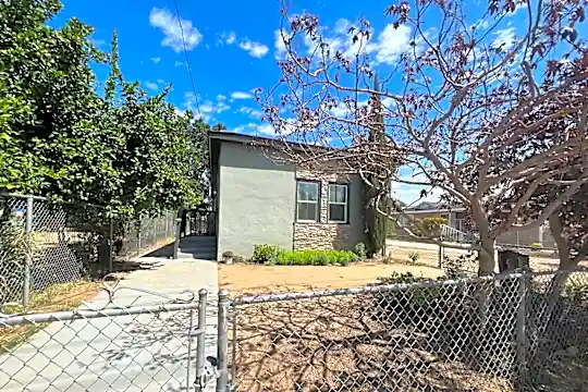 210 W Geary St Photo 1