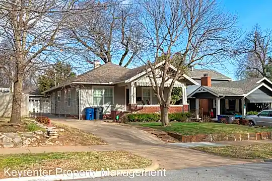1707 S Rockford Ave Photo 2