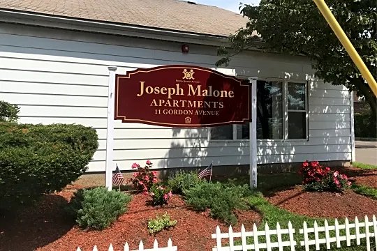 Joseph Malone Apartments Photo 2