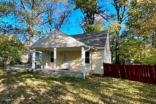 1401 Hunt Ct Photo 1