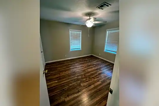 4519 Louisiana Ave Photo 2