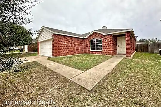 2311 Price Dr Photo 1