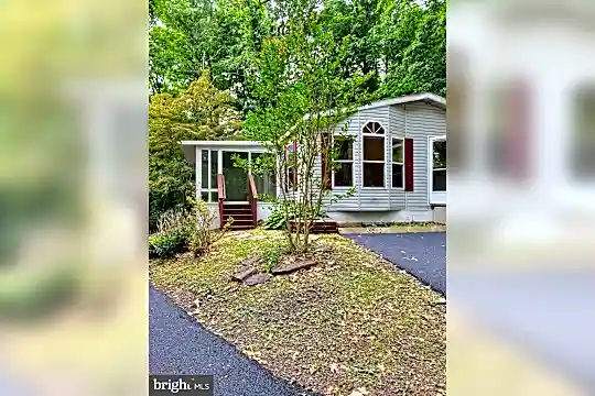 339 Arcola Rd Photo 1