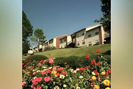 Sunridge Apartments Photo 2