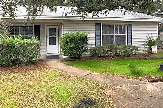 108 Shirley Dr Photo 1