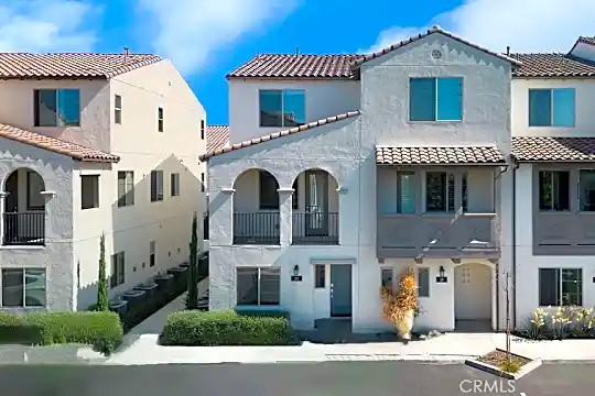 20 Bedford Ct Photo 2