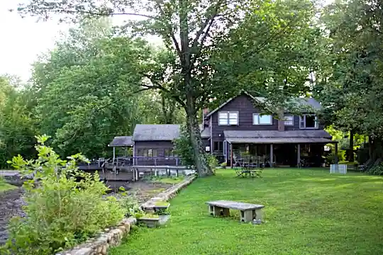 30 Cannon Rd Photo 2