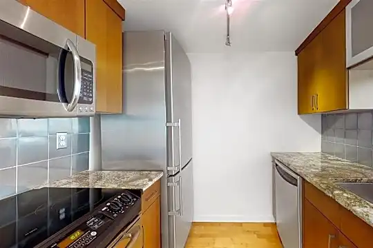 149 Essex St #4B Photo 1