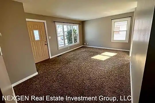 937 Gail Ave Photo 2