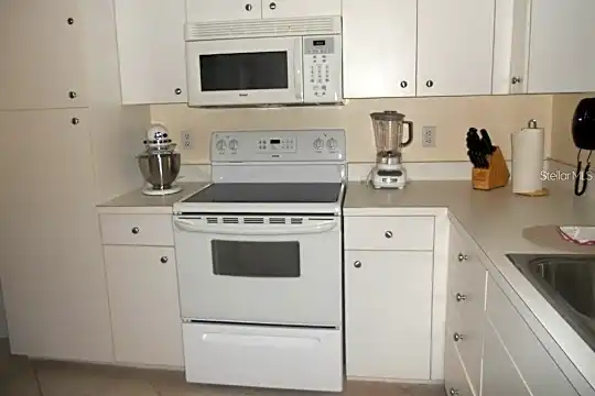9330 Clubside Cir #3209 Photo 2