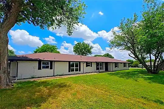 9058 Prestonview Dr Photo 2