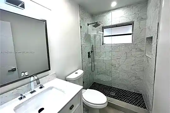 213 SW 1st Ct #213 Photo 2