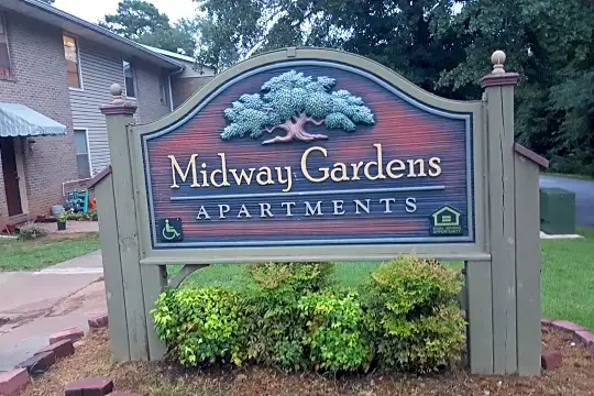 Midway Gardens Apartments/Oakwood Apartments Photo 2